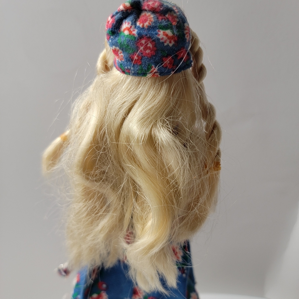 Norwegian Barbie Dolls Of The World Collection 1995 Vintage Collectible - Picture 6 of 10